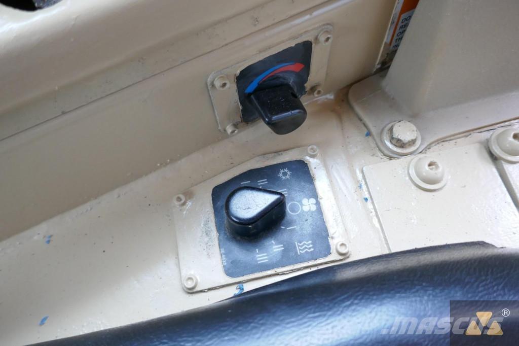 CAT D9R Telaketjupuskutraktorit