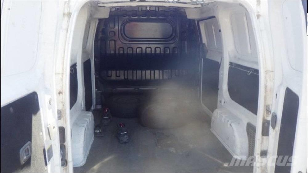 Nissan NV 200 Pakettiautot