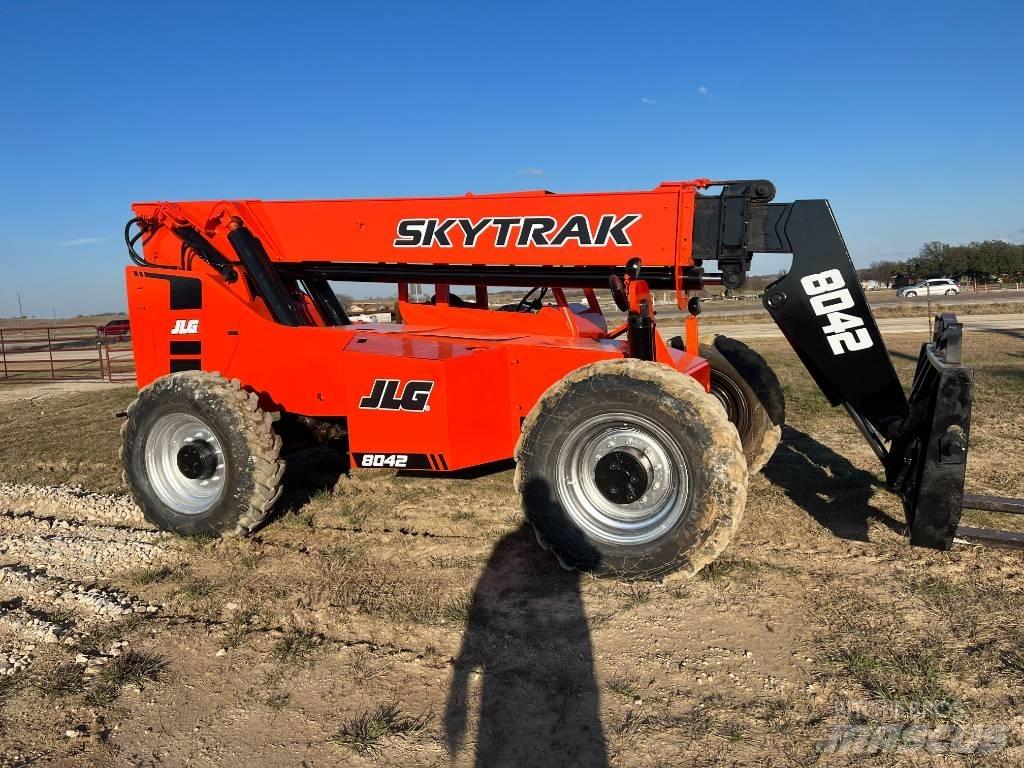 SkyTrak 8042 Kurottajat