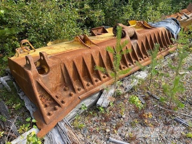 Komatsu D 155 AX Puskulevyt
