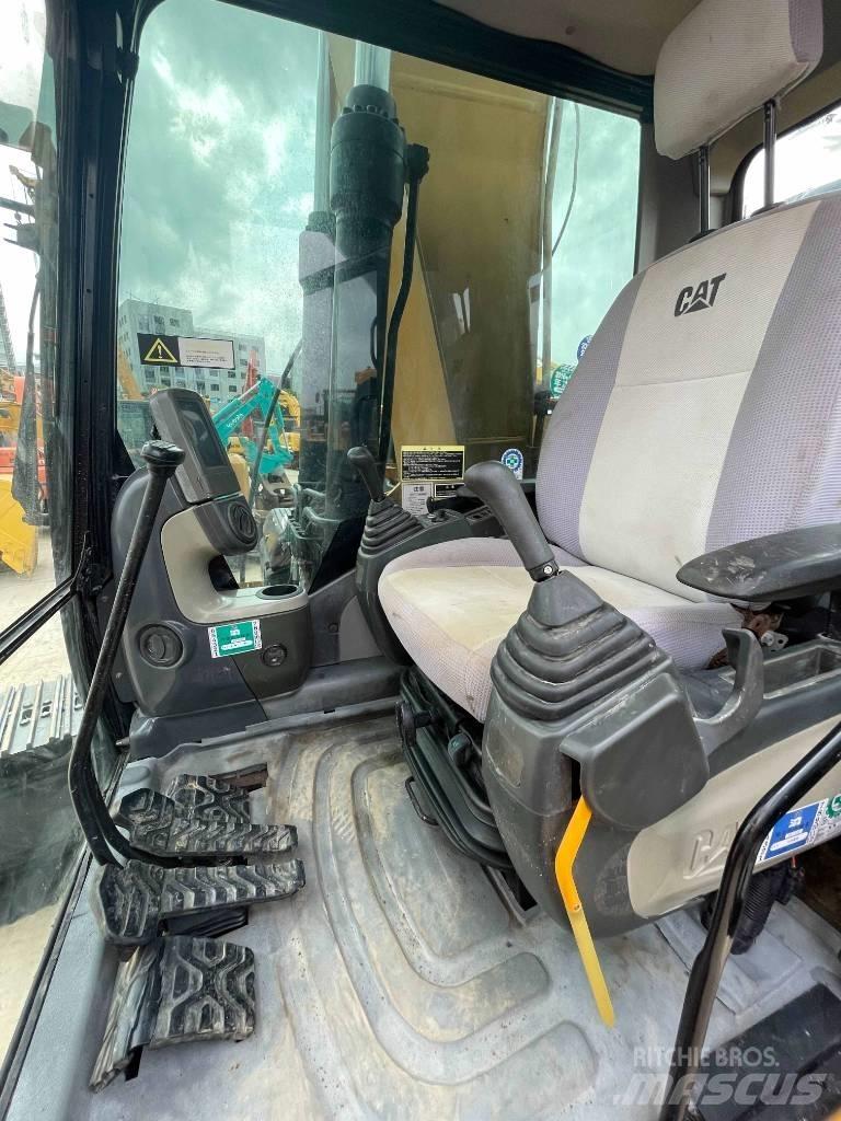 CAT 323 D Telakaivukoneet
