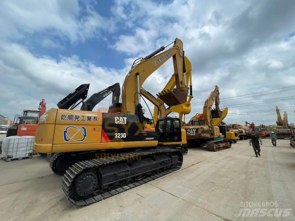 CAT 323 D Telakaivukoneet