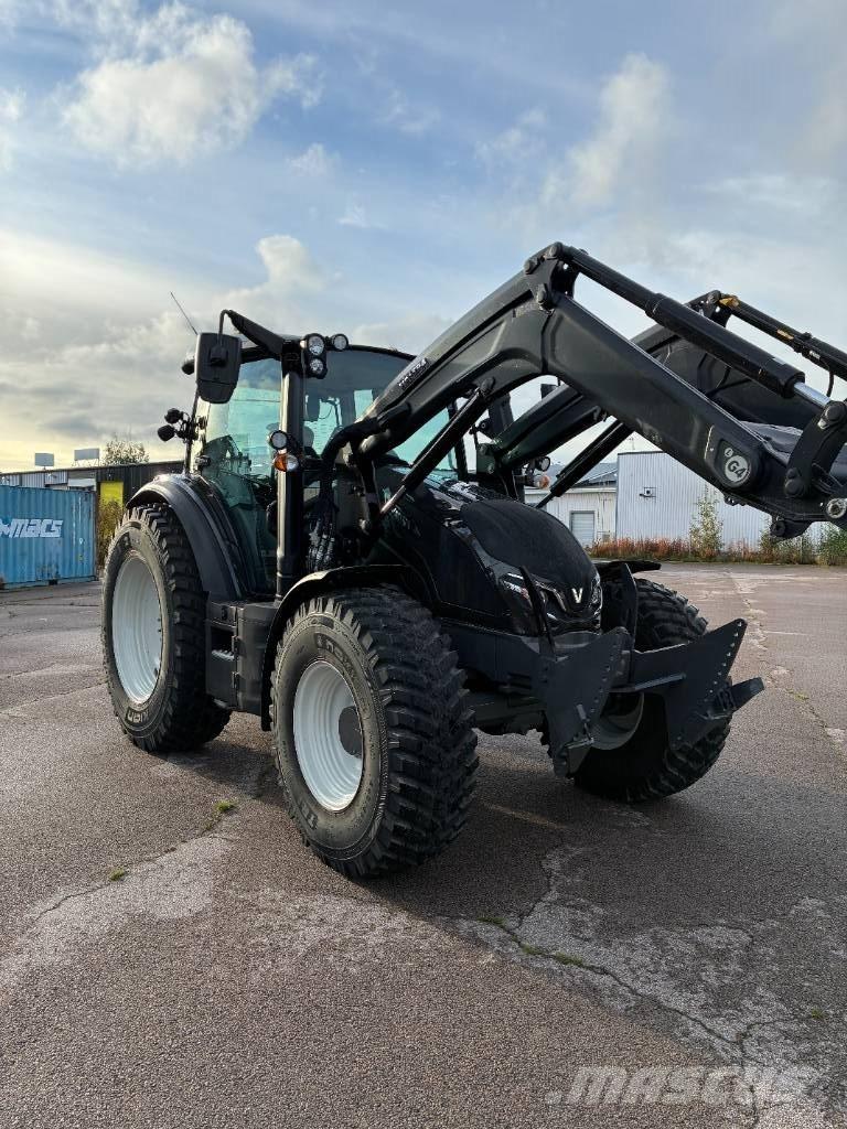 Valtra G135A Traktorit
