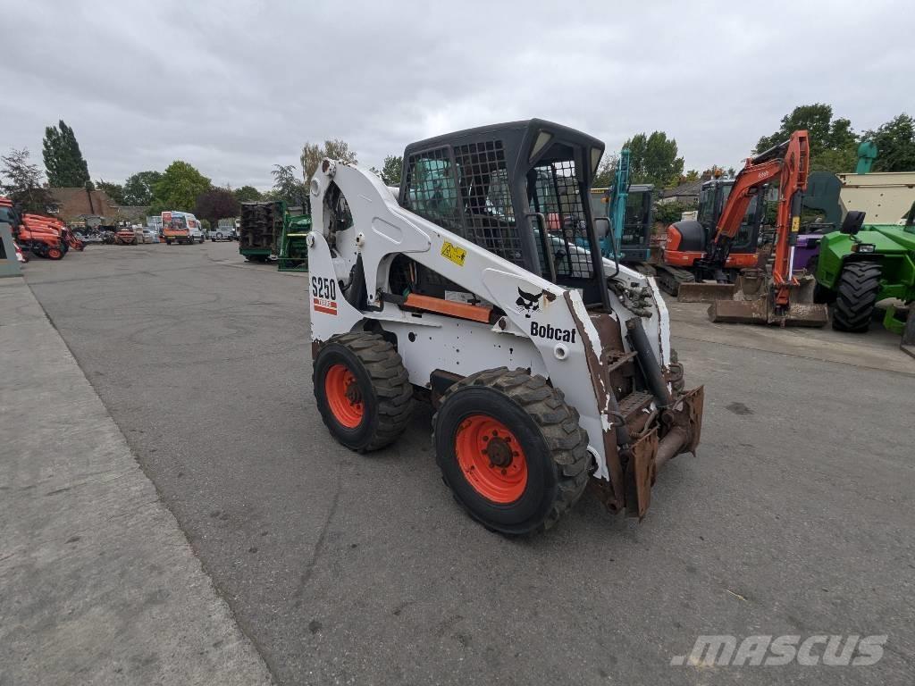 Bobcat S 250 Liukuohjatut kuormaajat