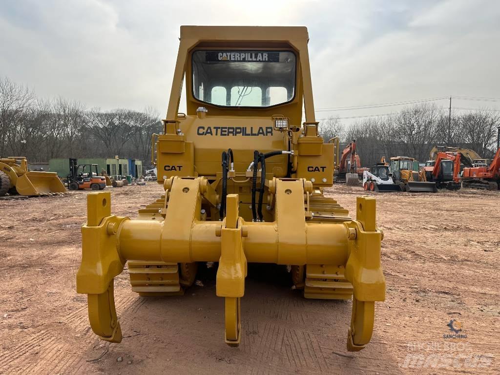 CAT D7G Telaketjupuskutraktorit