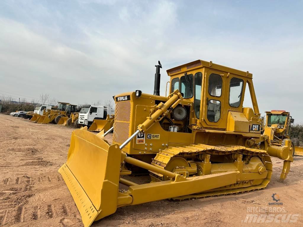 CAT D7G Telaketjupuskutraktorit