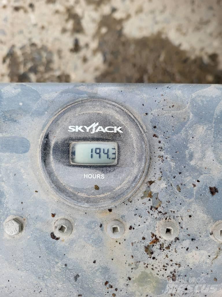SkyJack 32/19 Saksilavat