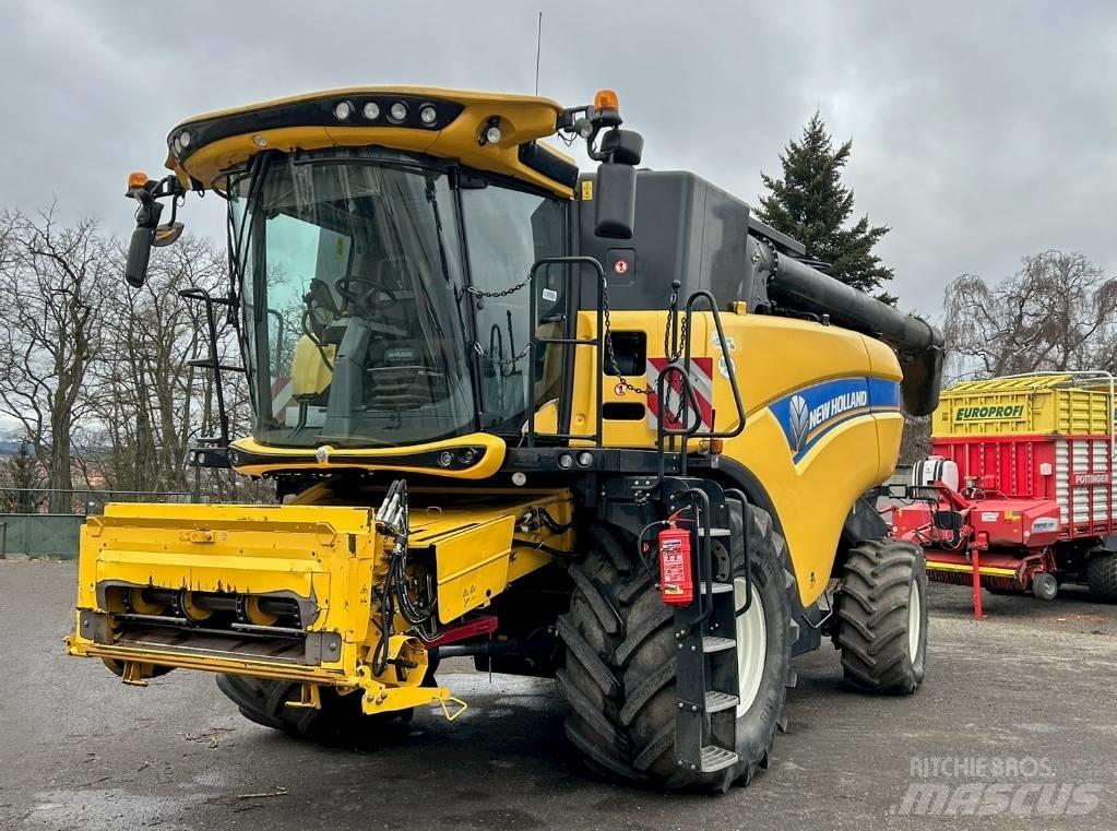 New Holland CX 880 Leikkuupuimurit
