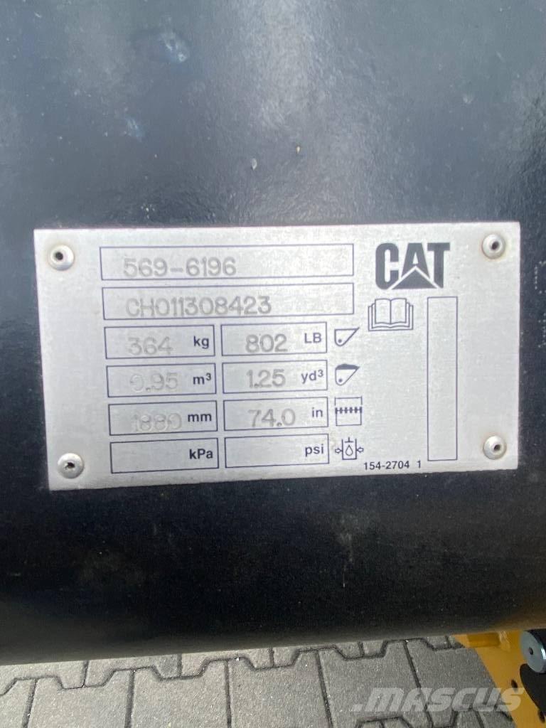 CAT 906 Pyöräkuormaajat