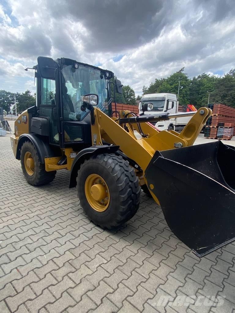 CAT 906 Pyöräkuormaajat