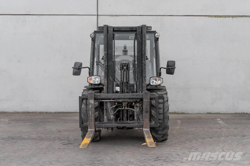Manitou MC 30-4 Dieseltrukit