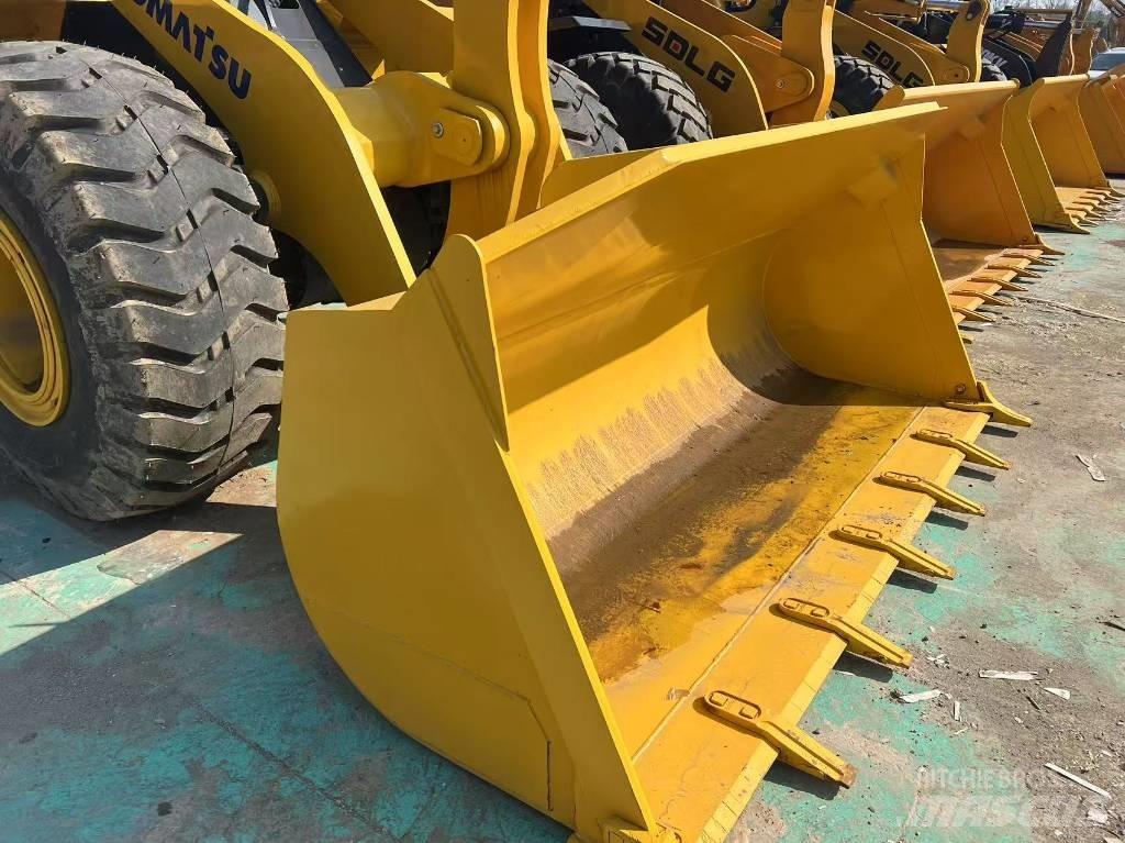 Komatsu WA 380 Pyöräkuormaajat