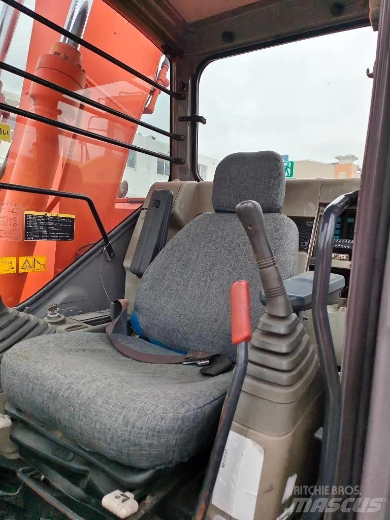 Hitachi ZX 135 US Telakaivukoneet