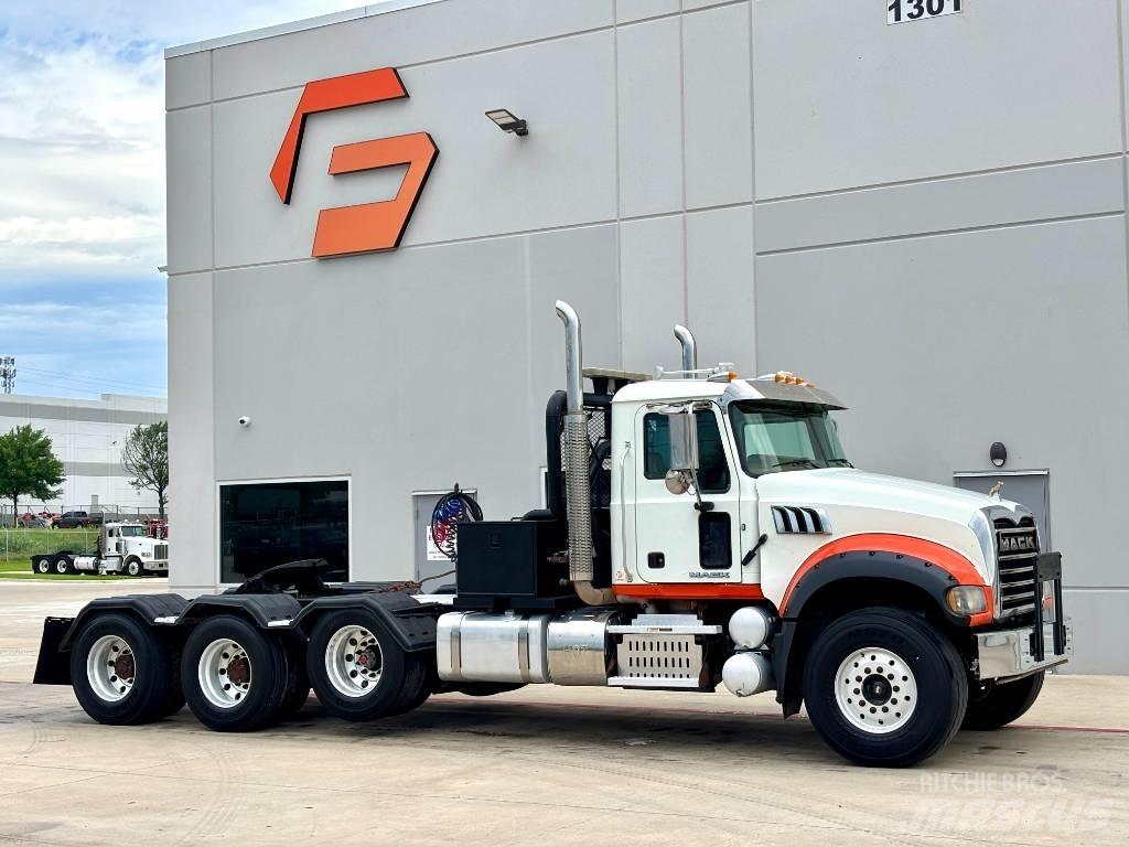 Mack GU 713 Hinausautot