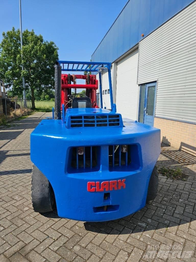 Clark DPH 70 Dieseltrukit