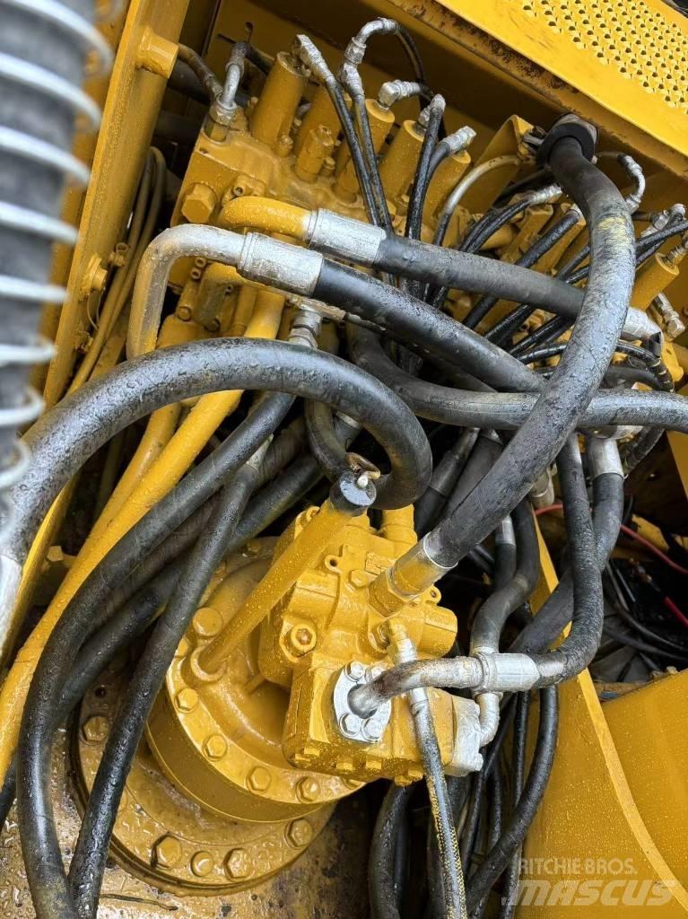 CAT 320 C Telakaivukoneet