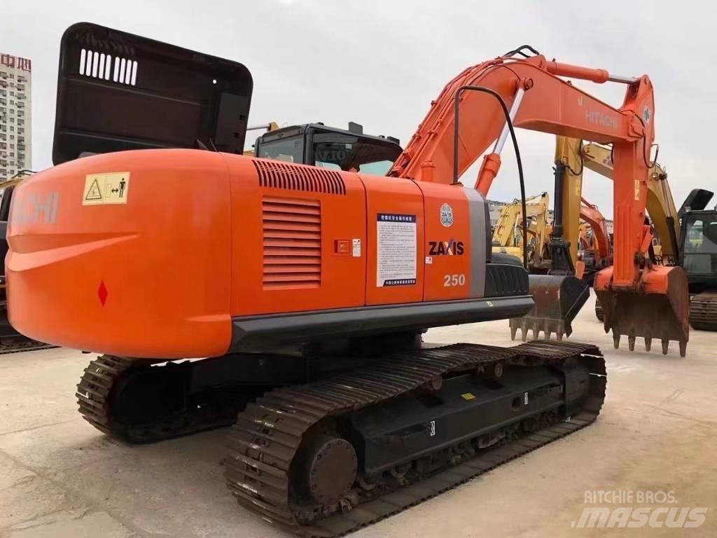 Hitachi ZX 250 Telakaivukoneet
