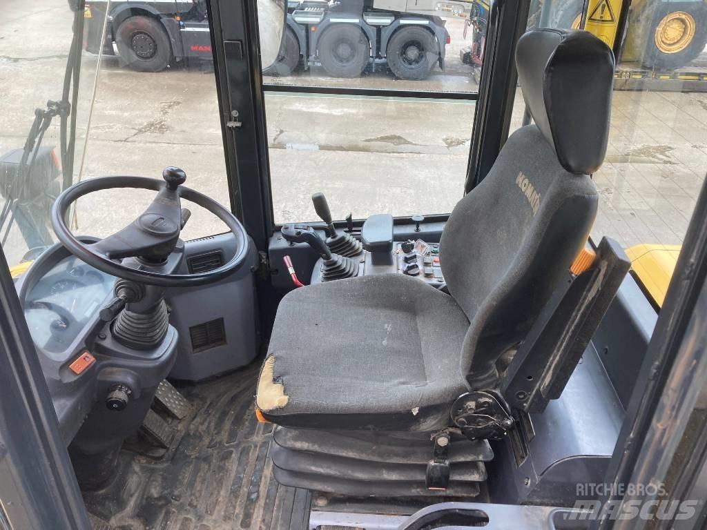 Komatsu WA 250 Pyöräkuormaajat