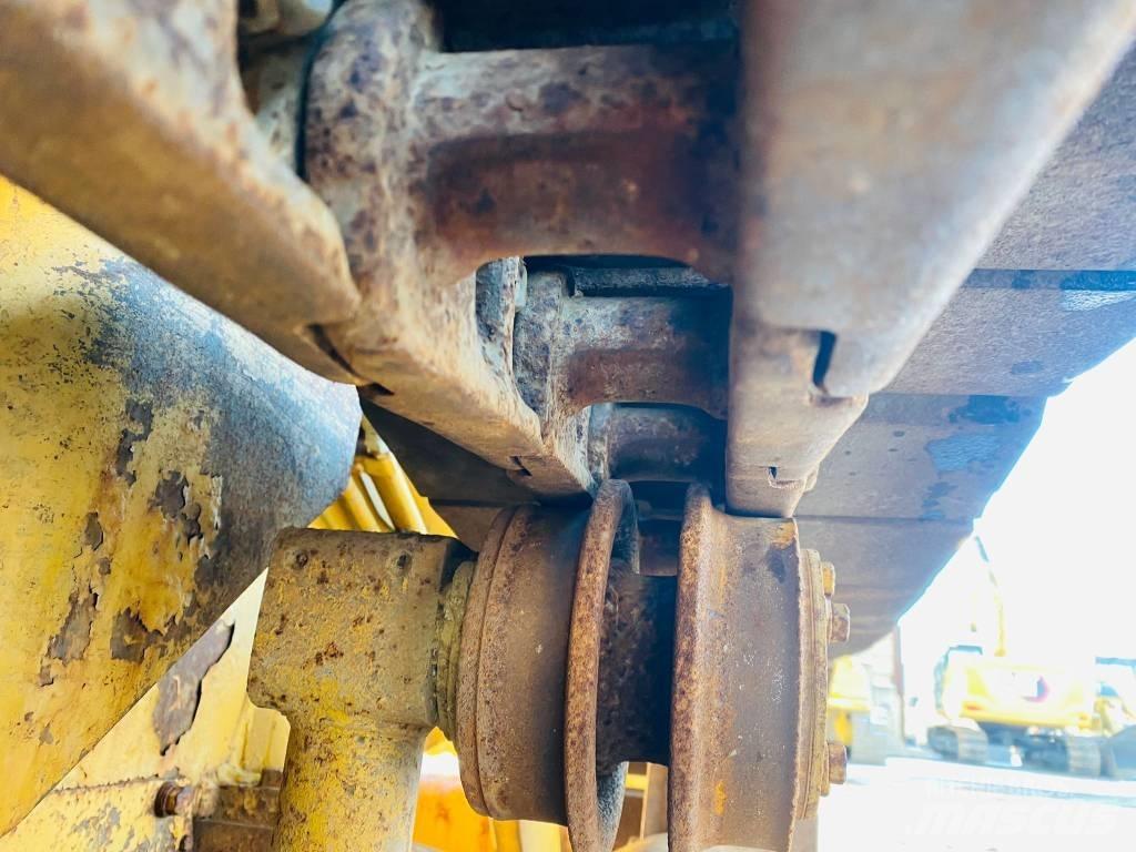 CAT 931 B Telakuormaajat