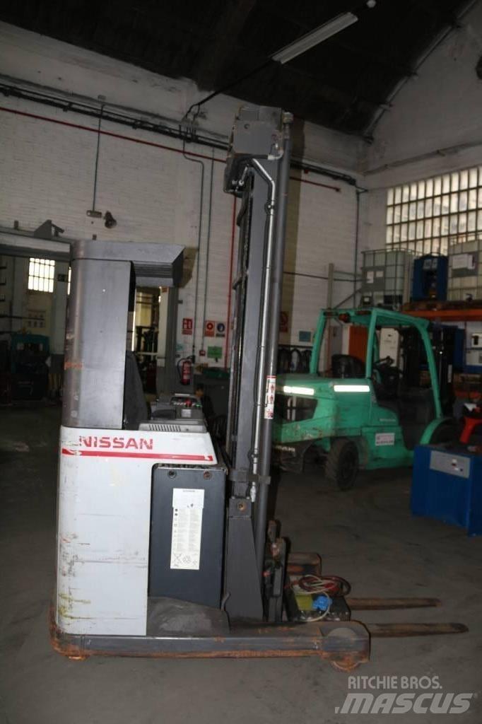 Nissan UNS 160 Työntömastotrukit