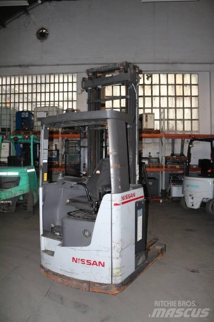 Nissan UNS 160 Työntömastotrukit