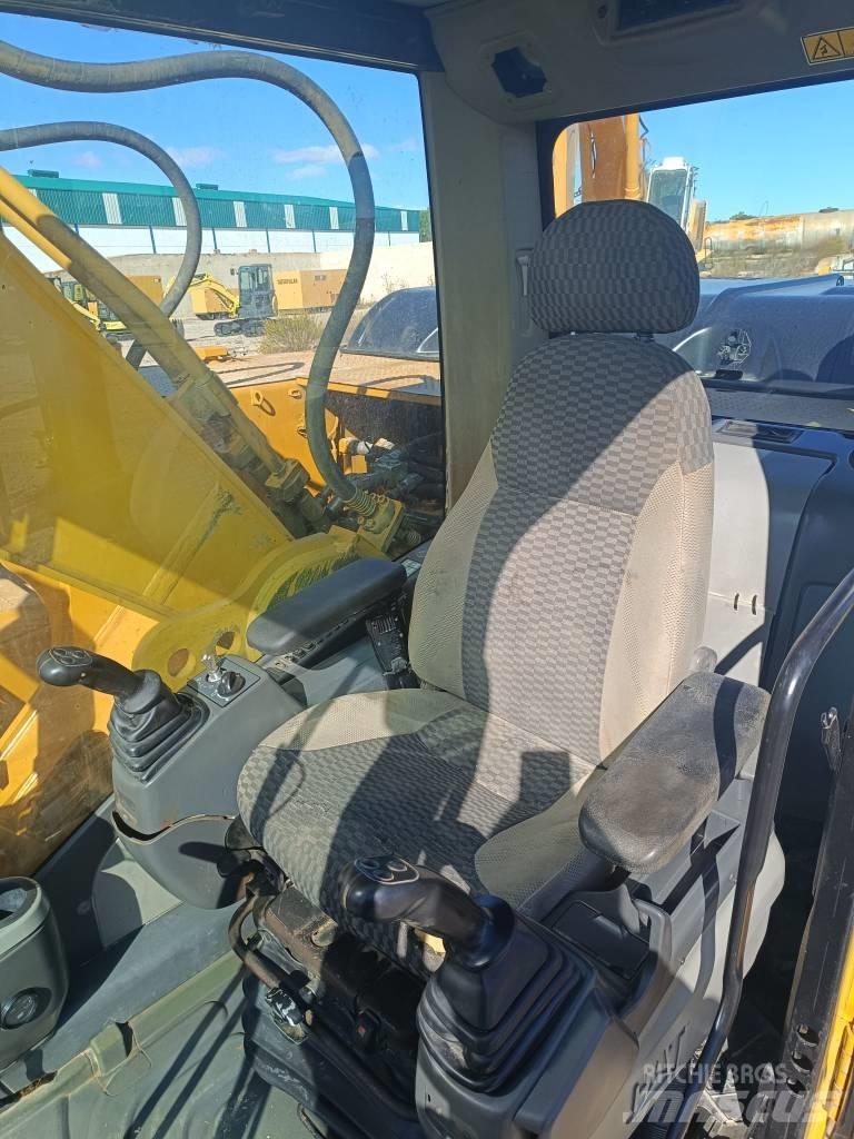 CAT 325 D Telakaivukoneet