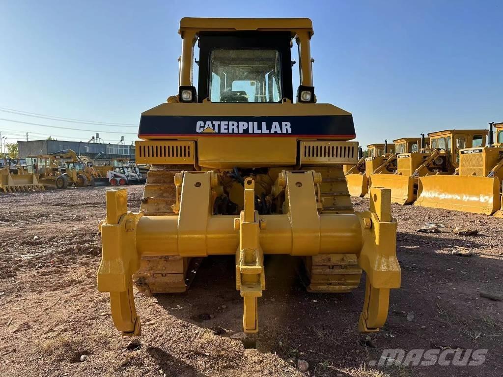 CAT D8R Telaketjupuskutraktorit