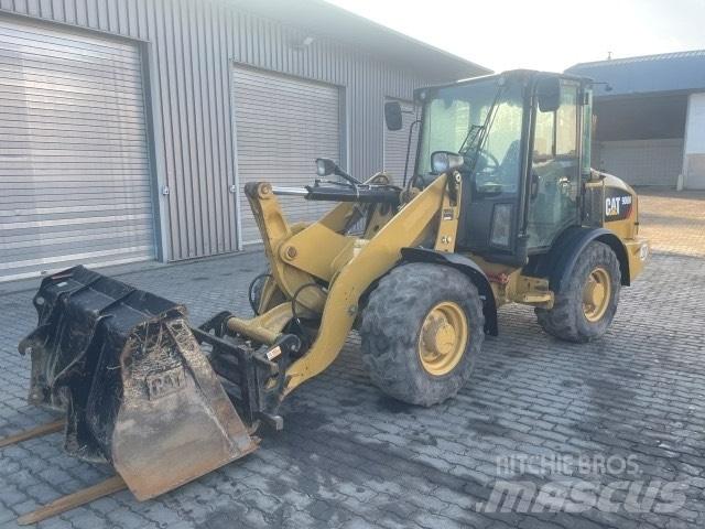CAT 906 Pyöräkuormaajat