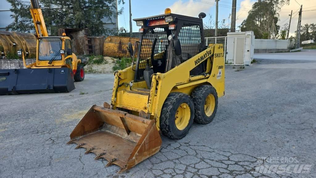 Komatsu SK07J Pienkuormaajat