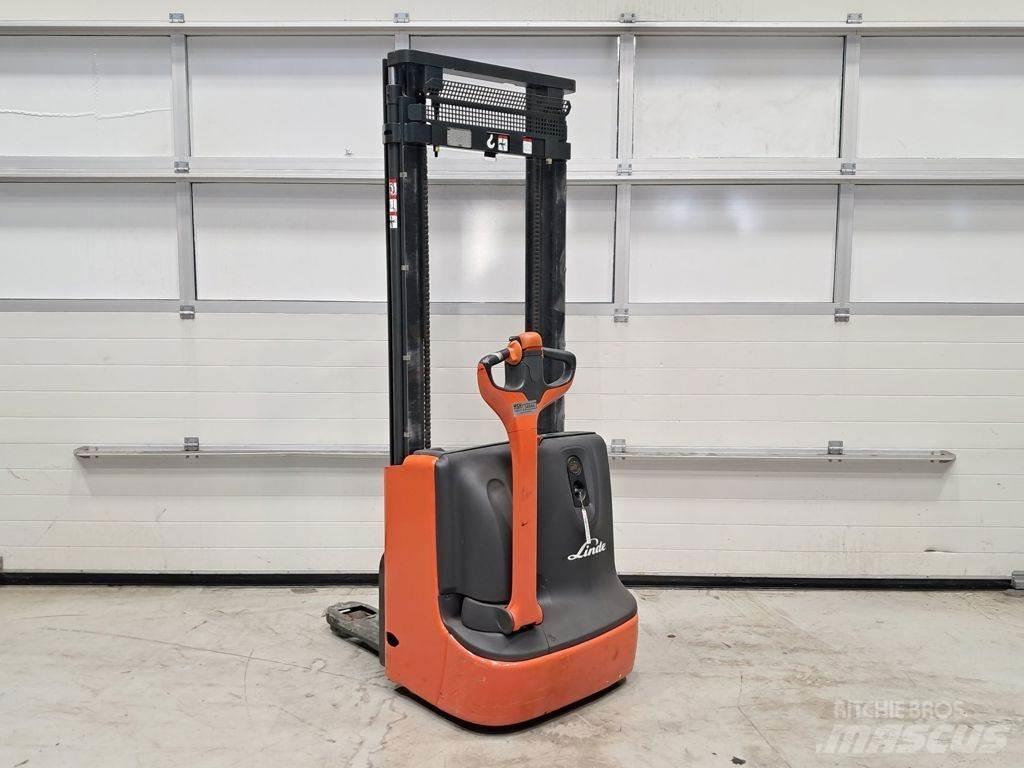 Linde L10 Käyden ajettavat pinoamistrukit