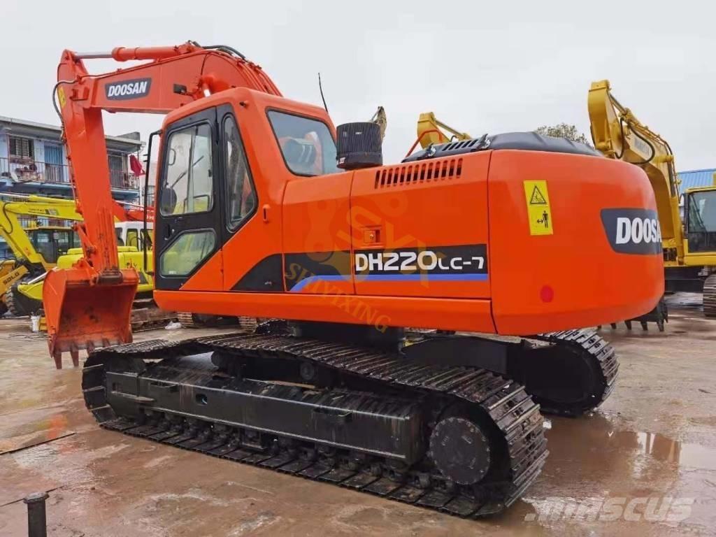 Doosan DX 225 LCA Telakaivukoneet