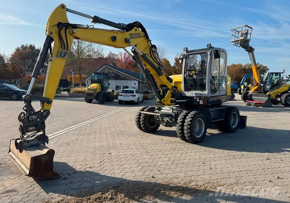 Wacker Neuson EW 100 Pyöräkaivukoneet