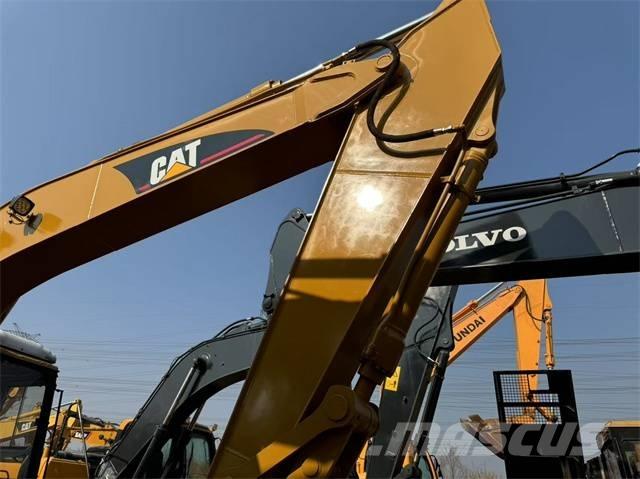CAT 320 B L Telakaivukoneet