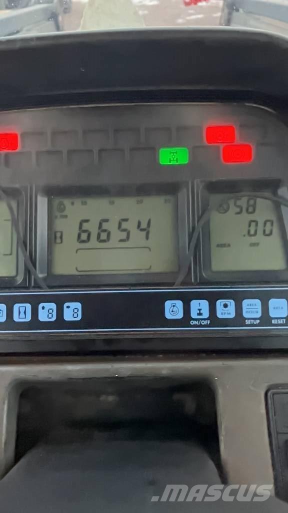 New Holland TM 175 Traktorit