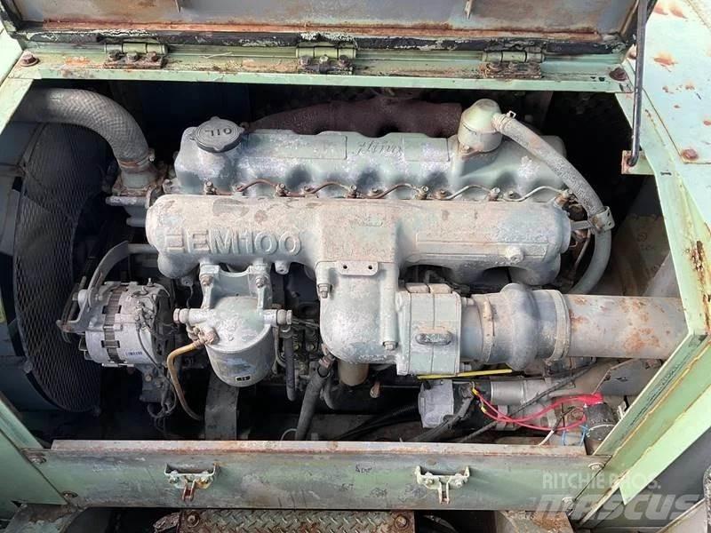 Hitachi KH125-3 Tela-alustaiset nosturit