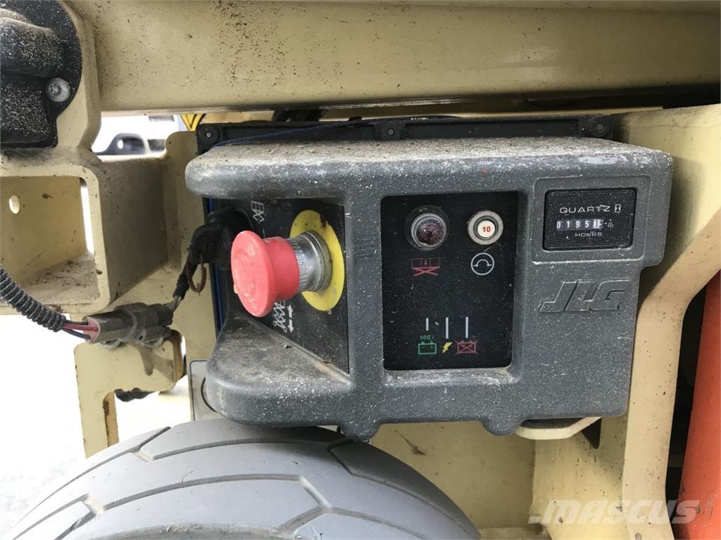 JLG 1930ES (1886) Saksilavat