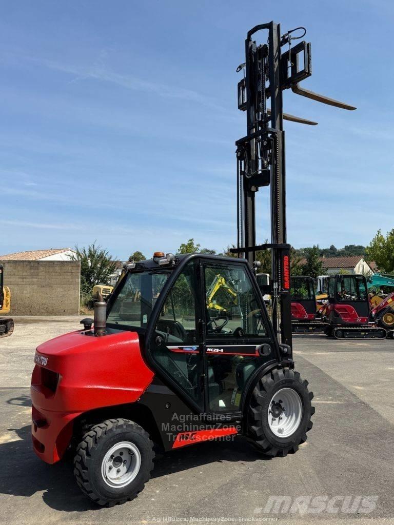 Manitou MC 25 Maastotrukit