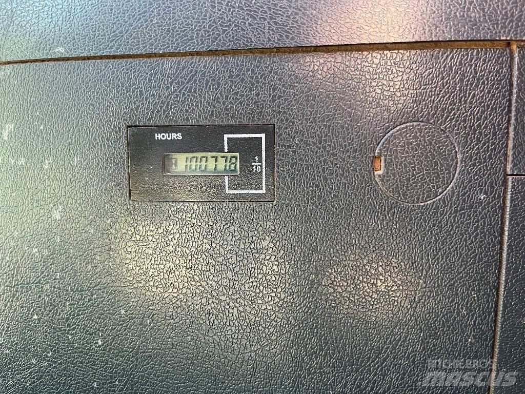 Hyundai HX 180 L Telakaivukoneet