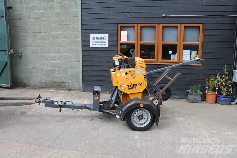 Terex MBR 71 Yksivalssijyrät