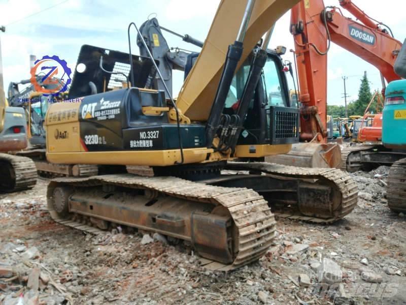 CAT 323 D L Telakaivukoneet