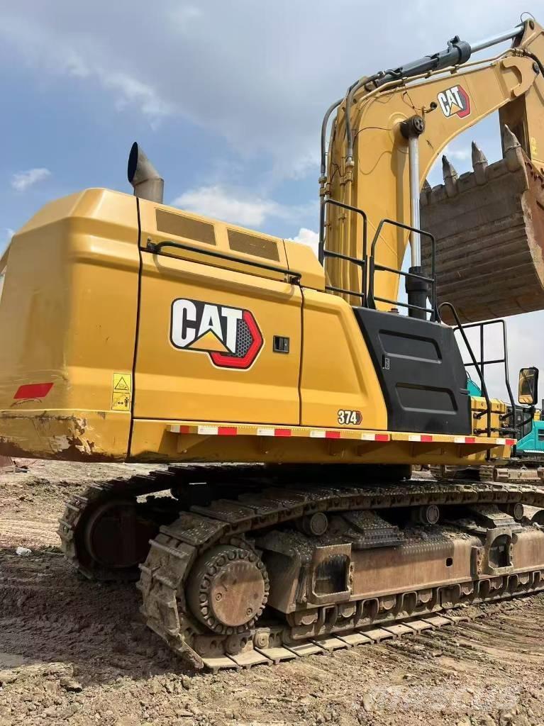CAT 374 Telakaivukoneet