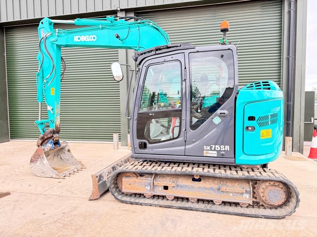 Kobelco SK75SR-7 Midikaivukoneet 7t - 12t