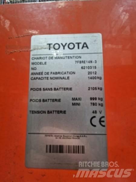 Toyota 7FBRE14N Ajettavat pinoamisvaunut