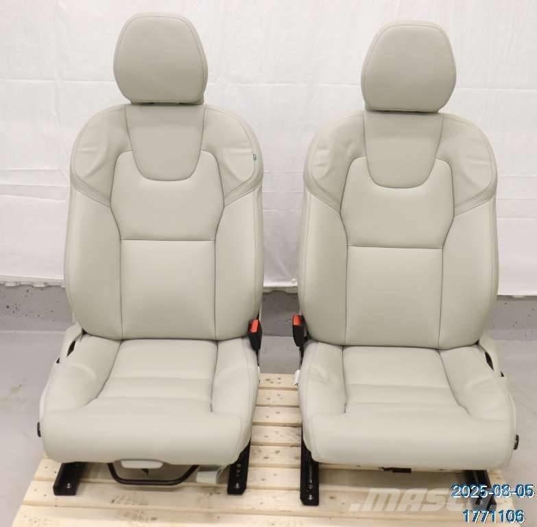 Volvo XC 60 Ohjaamot ja sisustat