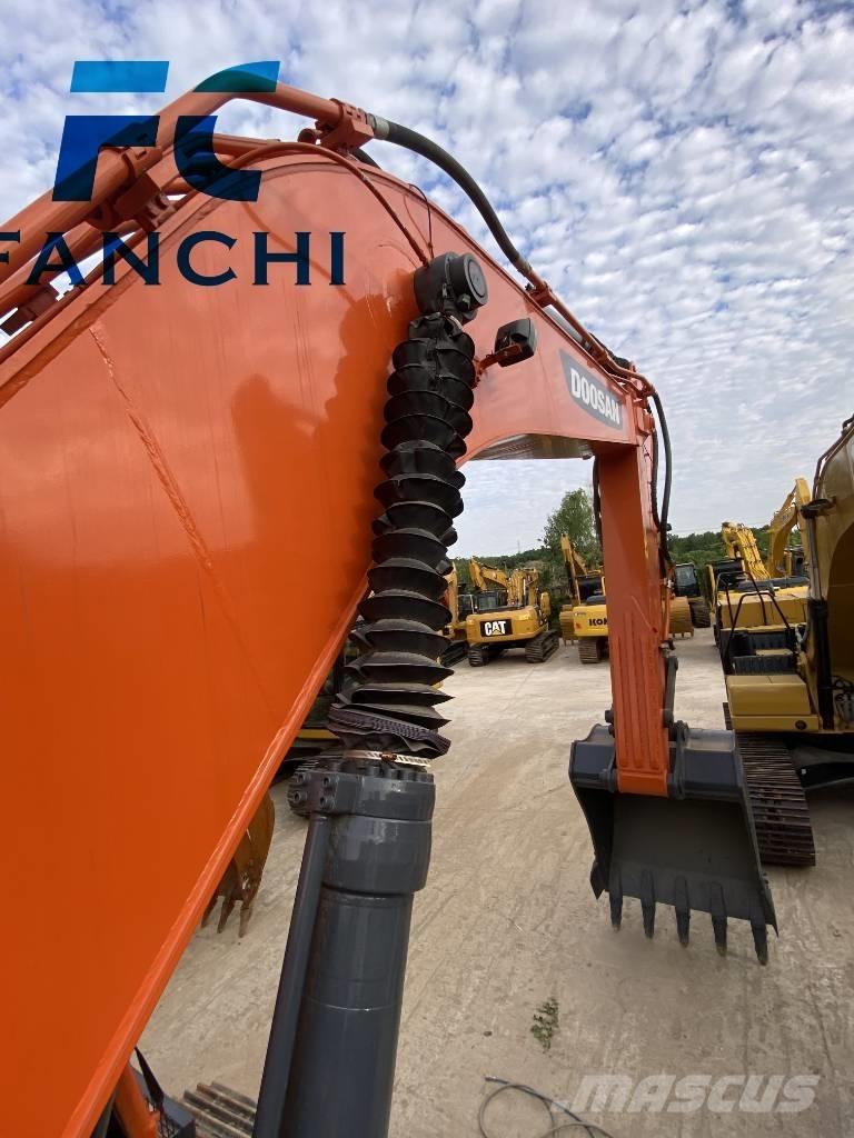 Doosan DX 340 LC Telakaivukoneet