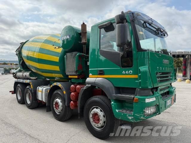 Iveco Trakker 440 Betonikuorma-autot