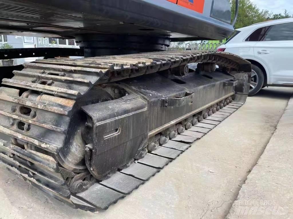 Hitachi ZX200 Telakaivukoneet