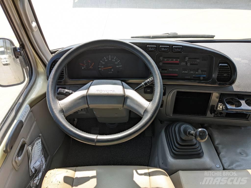 Toyota Coaster Bus Minibussit