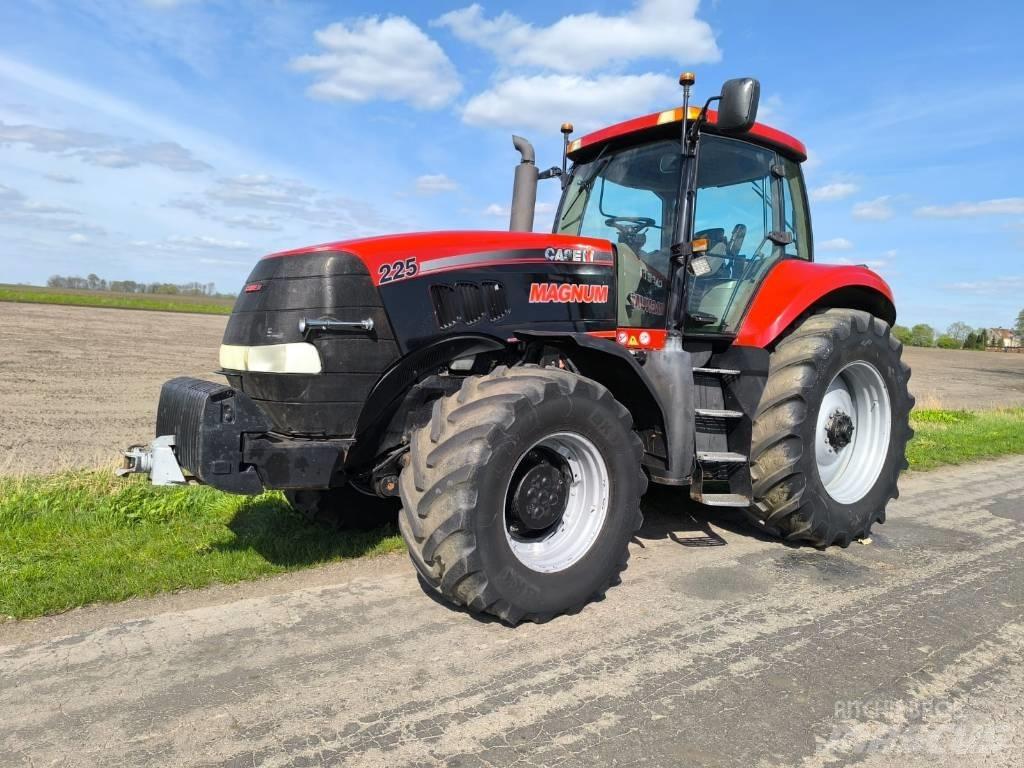 CASE MAGNUM 225 2007 Traktorit