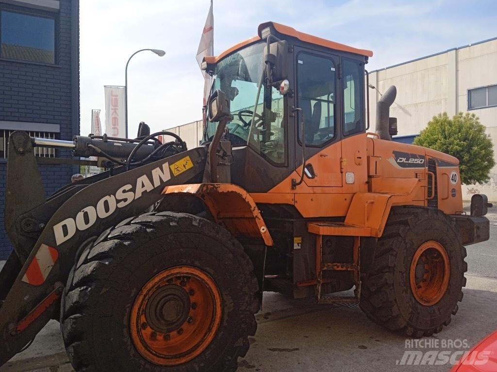 Doosan Dl250-5 Pyöräkuormaajat
